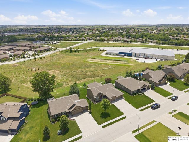 19625 Adams Street, Omaha, NE 68135