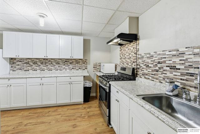 19625 Adams Street, Omaha, NE 68135