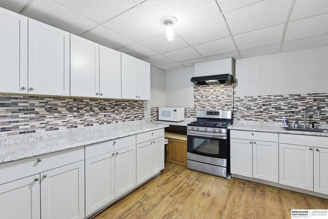 19625 Adams Street, Omaha, NE 68135