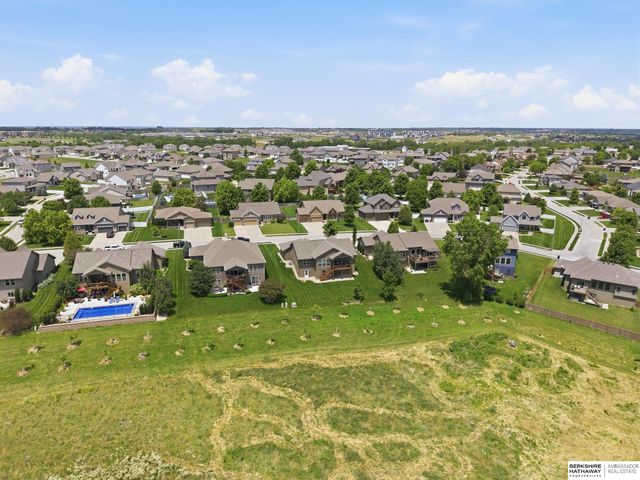 19625 Adams Street, Omaha, NE 68135