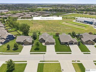 19625 Adams Street, Omaha, NE 68135