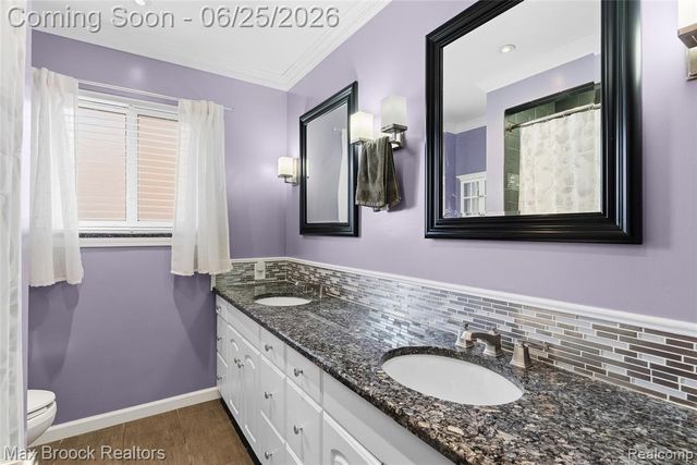 30250 Longfellow Avenue, Madison Heights, MI 48071