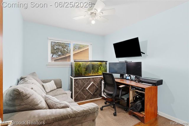 30250 Longfellow Avenue, Madison Heights, MI 48071
