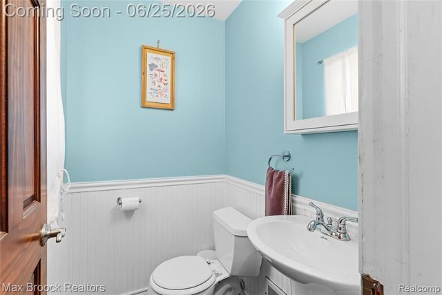 30250 Longfellow Avenue, Madison Heights, MI 48071