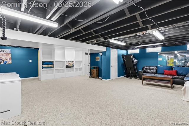 30250 Longfellow Avenue, Madison Heights, MI 48071