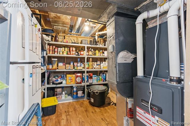 30250 Longfellow Avenue, Madison Heights, MI 48071