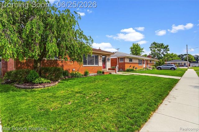 30250 Longfellow Avenue, Madison Heights, MI 48071
