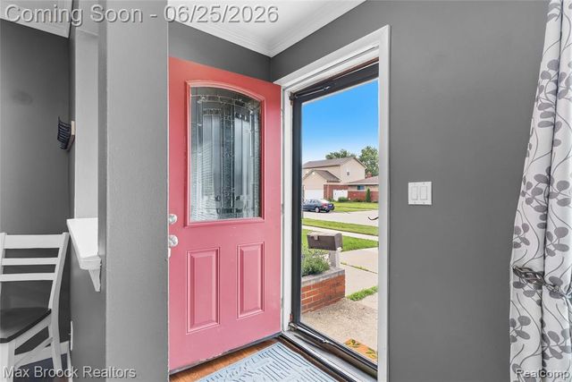 30250 Longfellow Avenue, Madison Heights, MI 48071