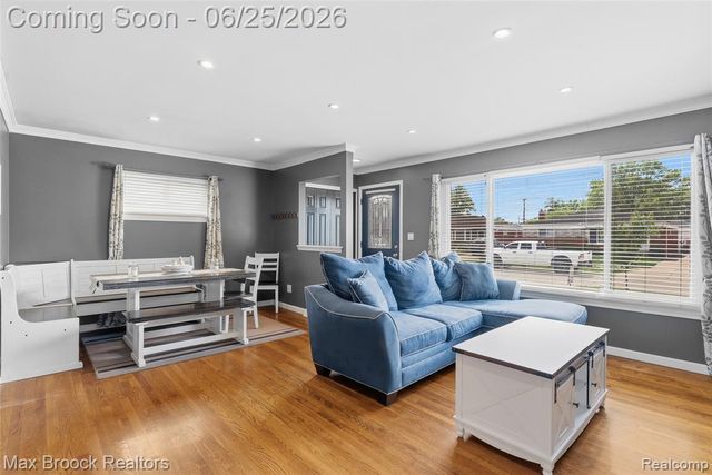 30250 Longfellow Avenue, Madison Heights, MI 48071