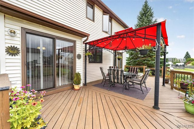 71 Pheasant Run Lane, Lancaster, NY 14086