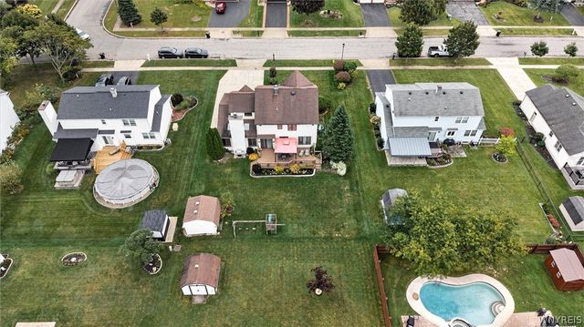 71 Pheasant Run Lane, Lancaster, NY 14086