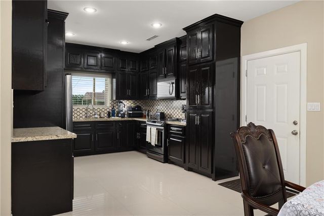 1505 Yarely Street, Mission, TX 78573