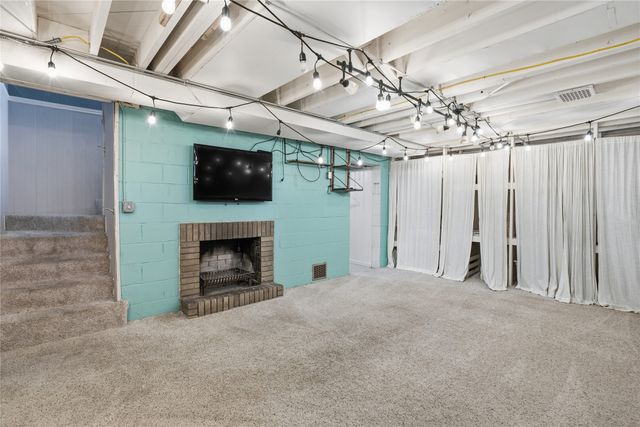 1412 Chautauqua Parkway, Des Moines, IA 50314