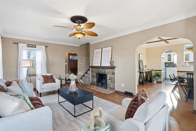 1412 Chautauqua Parkway, Des Moines, IA 50314