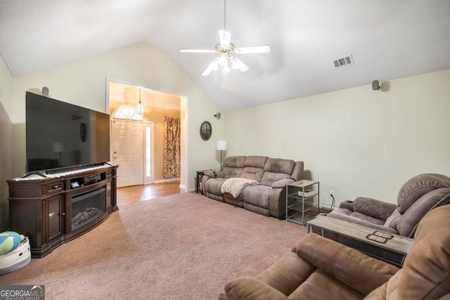 1828 Houston Lake Road, Kathleen, GA 31047