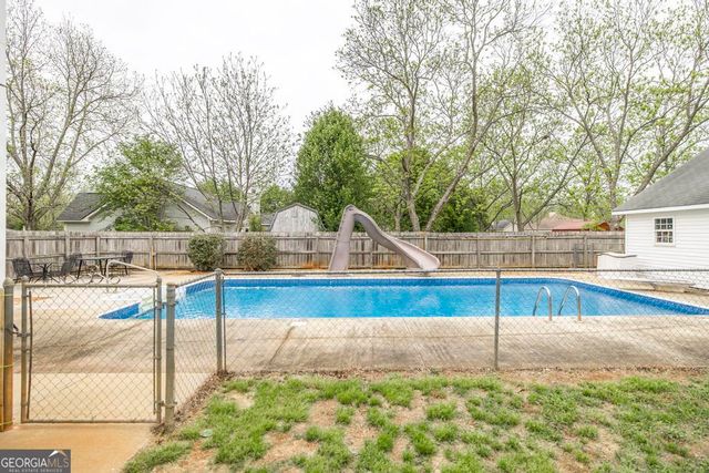 1828 Houston Lake Road, Kathleen, GA 31047