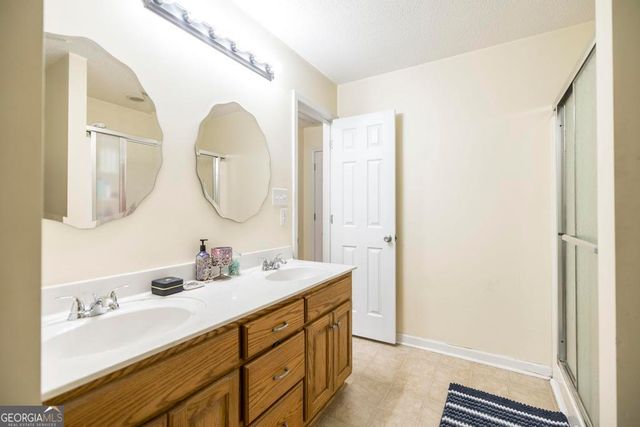 1828 Houston Lake Road, Kathleen, GA 31047