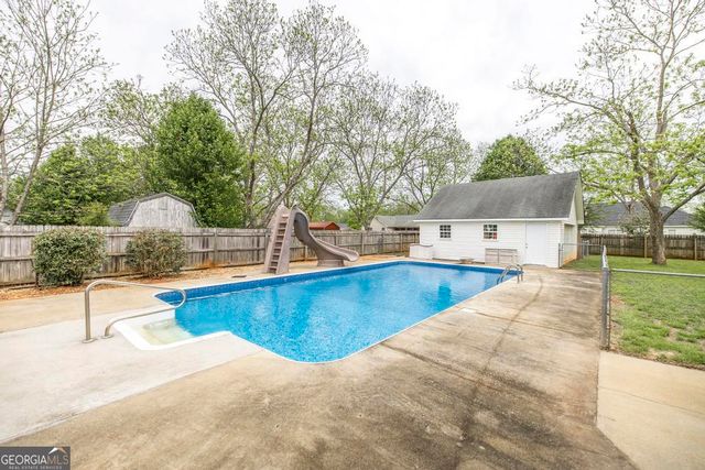 1828 Houston Lake Road, Kathleen, GA 31047