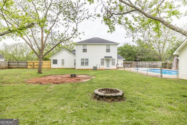 1828 Houston Lake Road, Kathleen, GA 31047