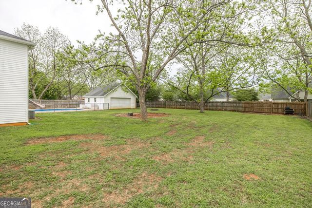 1828 Houston Lake Road, Kathleen, GA 31047