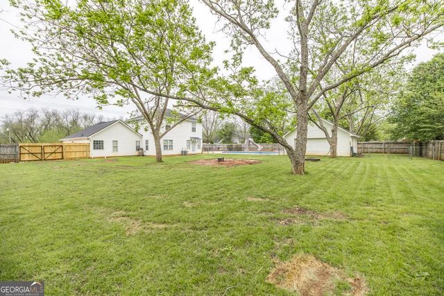 1828 Houston Lake Road, Kathleen, GA 31047