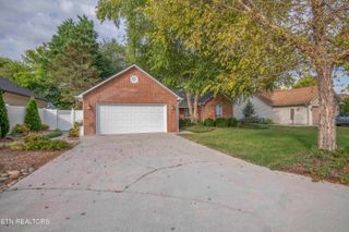 1429 Bens View Court, Maryville, TN 37803
