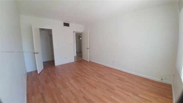 450 GOLDEN ISLES DR 3C, Hallandale Beach, FL 33009