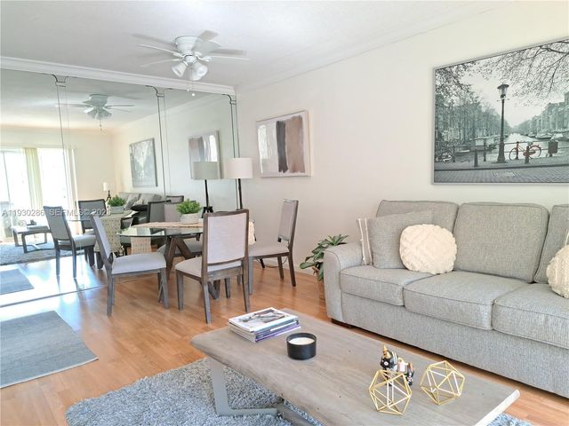 450 GOLDEN ISLES DR 3C, Hallandale Beach, FL 33009