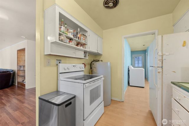 1516 Rainier Avenue, Everett, WA 98201