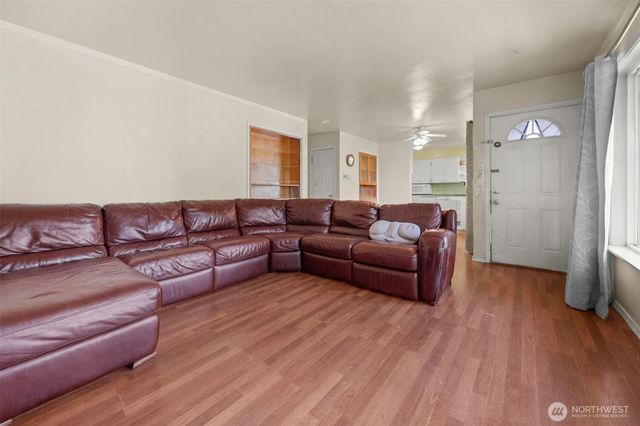 1516 Rainier Avenue, Everett, WA 98201