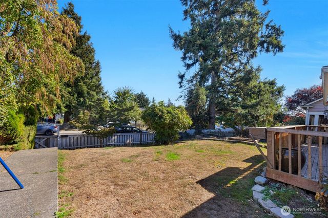 1516 Rainier Avenue, Everett, WA 98201
