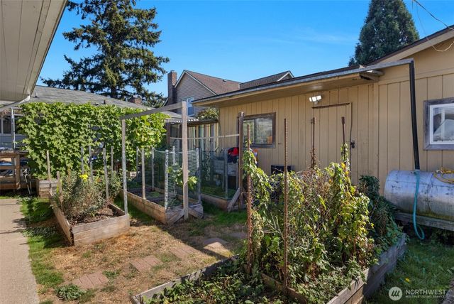 1516 Rainier Avenue, Everett, WA 98201