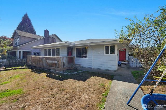 1516 Rainier Avenue, Everett, WA 98201