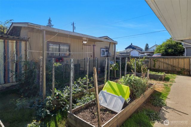 1516 Rainier Avenue, Everett, WA 98201