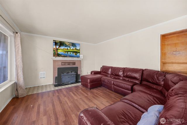 1516 Rainier Avenue, Everett, WA 98201