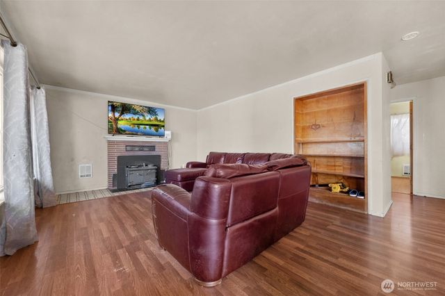 1516 Rainier Avenue, Everett, WA 98201