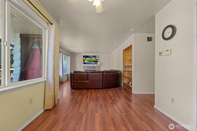 1516 Rainier Avenue, Everett, WA 98201