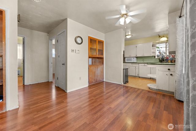 1516 Rainier Avenue, Everett, WA 98201