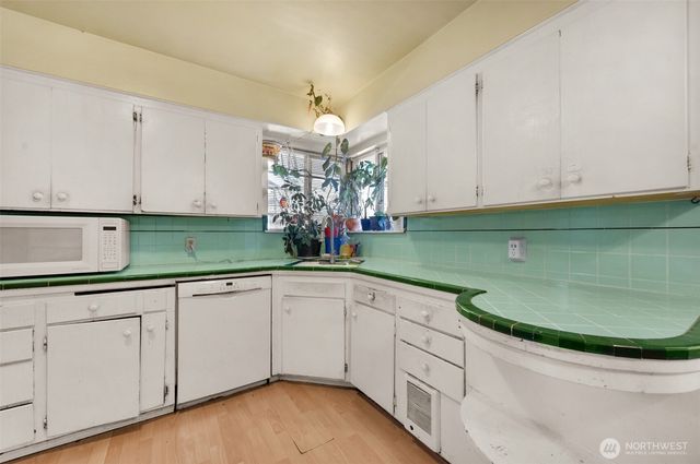 1516 Rainier Avenue, Everett, WA 98201