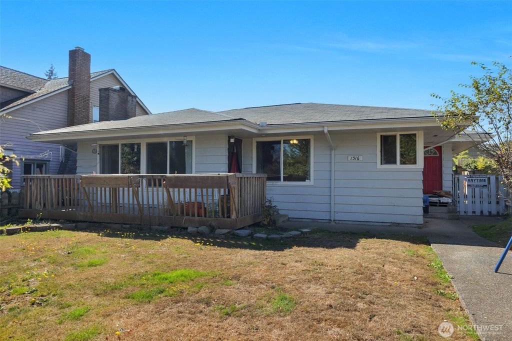 1516 Rainier Avenue, Everett, WA 98201