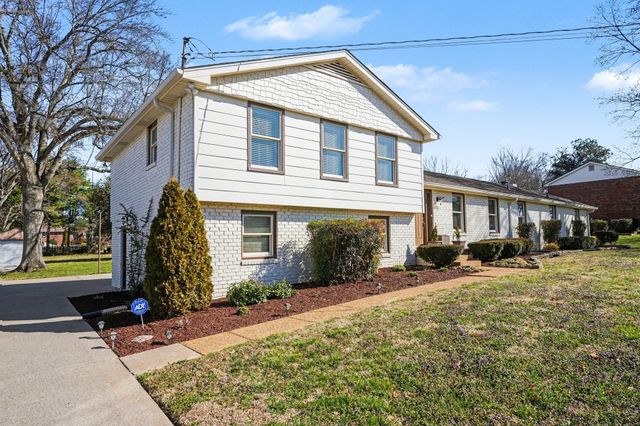 207 Montchanin Dr, Old Hickory, TN 37138