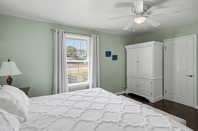 207 Montchanin Dr, Old Hickory, TN 37138