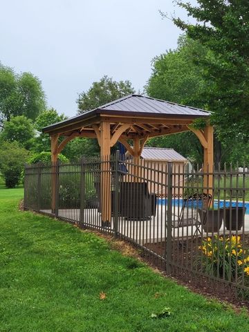 207 Montchanin Dr, Old Hickory, TN 37138