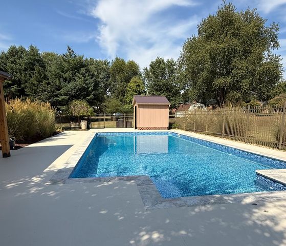 207 Montchanin Dr, Old Hickory, TN 37138