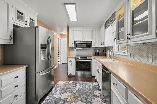 207 Montchanin Dr, Old Hickory, TN 37138