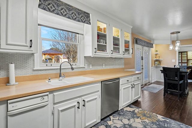 207 Montchanin Dr, Old Hickory, TN 37138