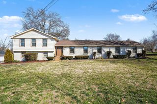 207 Montchanin Dr, Old Hickory, TN 37138