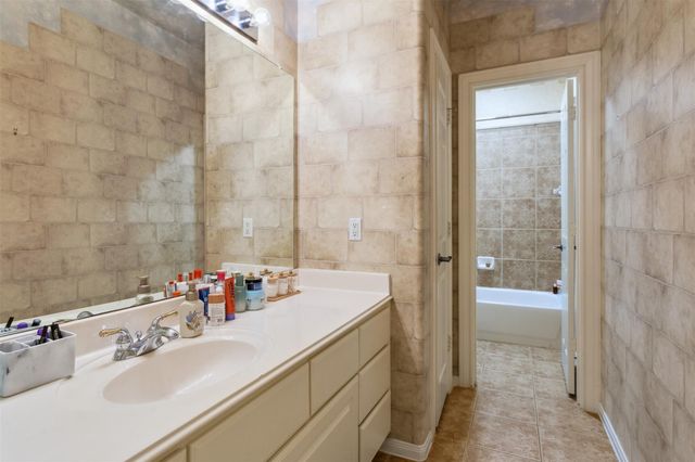 5715 Santa Fe Springs Drive, Houston, TX 77041