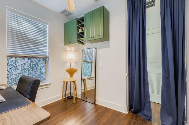 1601 Miriam Ave 302, Austin, TX 78702