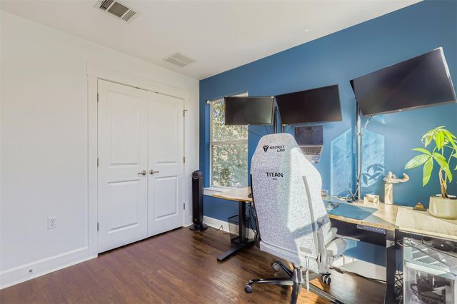 1601 Miriam Ave 302, Austin, TX 78702